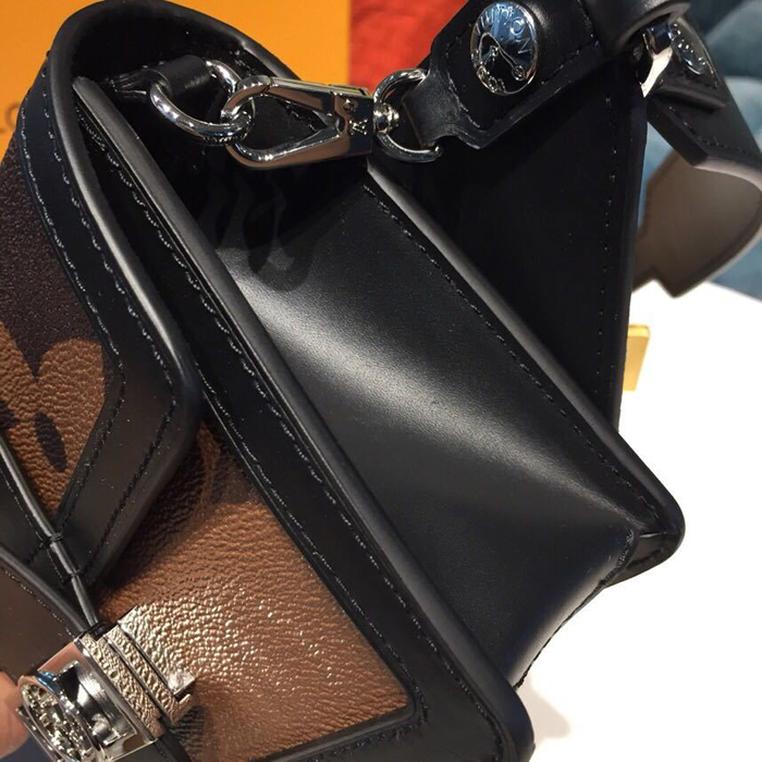 Сумка Louis Vuitton Bumbag Dauphine M67696 Monogram Coated Canvas "Brown" фото № 5