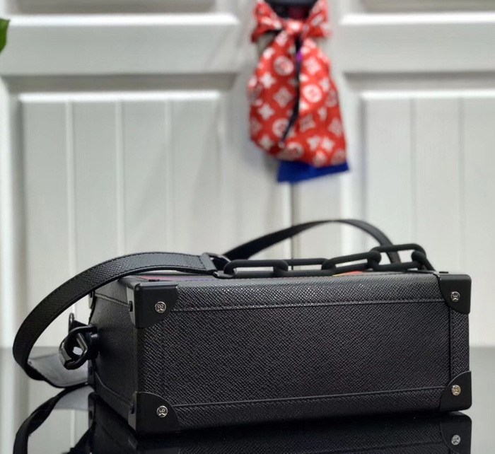 Сумка Louis Vuitton Soft Trunk M30341 Taiga Leather "Black" фото № 5