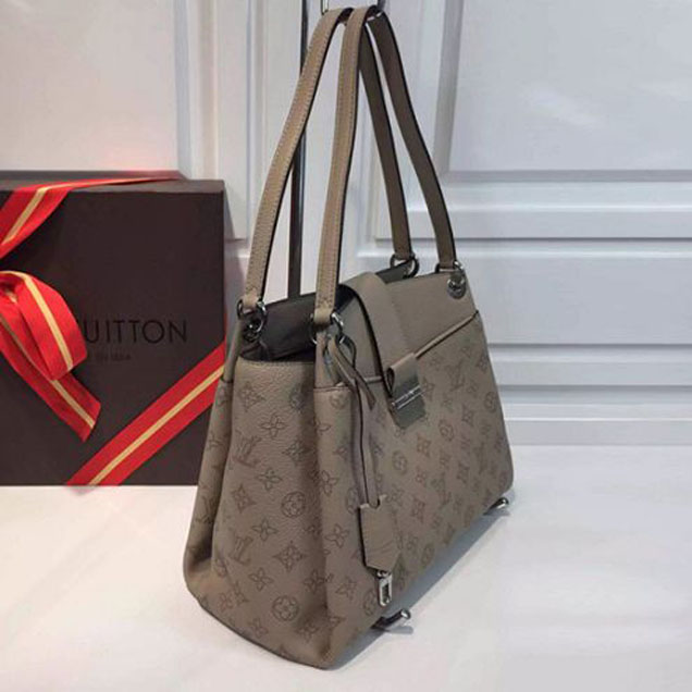 Сумка Louis Vuitton M41791 Sevres Shoulder Bag Mahina Leather "Beige" фото № 3