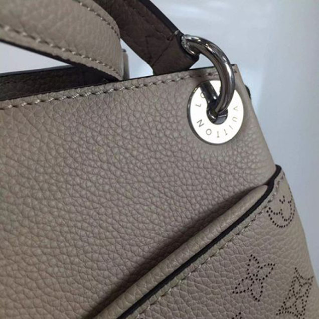 Сумка Louis Vuitton M41791 Sevres Shoulder Bag Mahina Leather "Beige" фото № 6