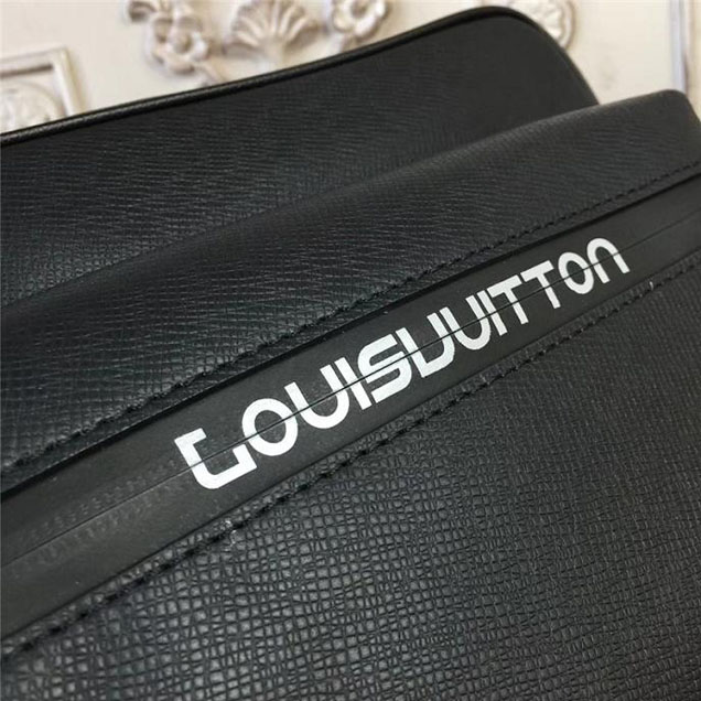 Сумка Louis Vuitton Taiga Leather Messenger PM M31003 "Black" фото № 5