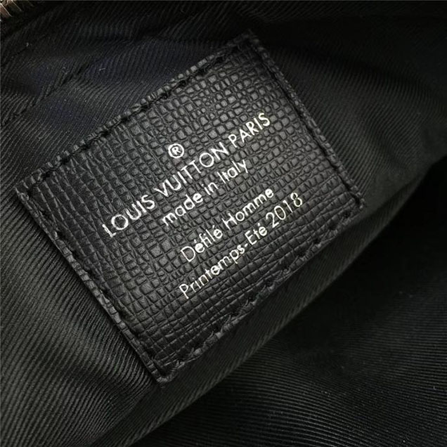 Сумка Louis Vuitton Taiga Leather Messenger PM M31003 "Black" фото № 9