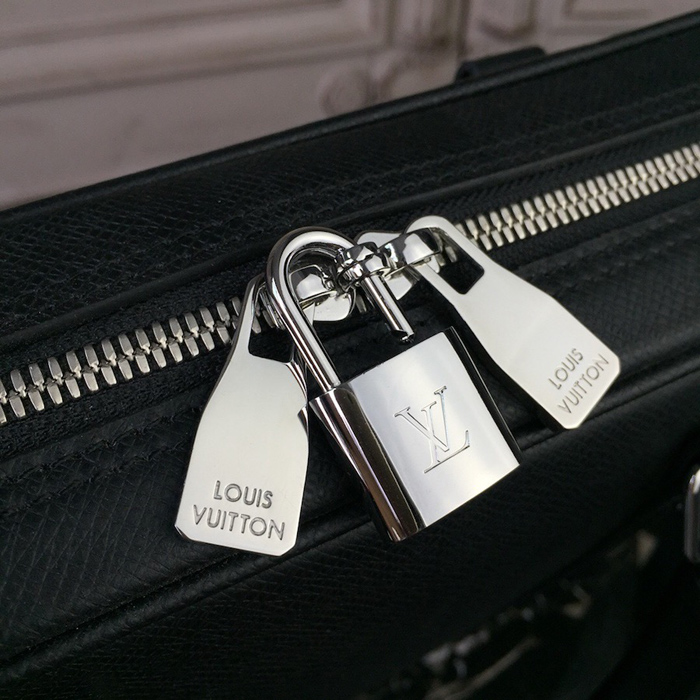 Портфель Louis Vuitton Porte-Documents Voyage PM M30638 Taiga Leather "Black" фото № 7