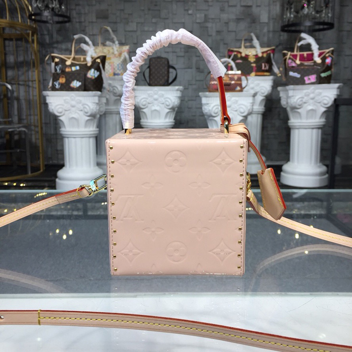 Сумка Louis Vuitton Bleecker Box M52516 Monogram Vernis Rose Ballerine Pink "Black" фото № 4