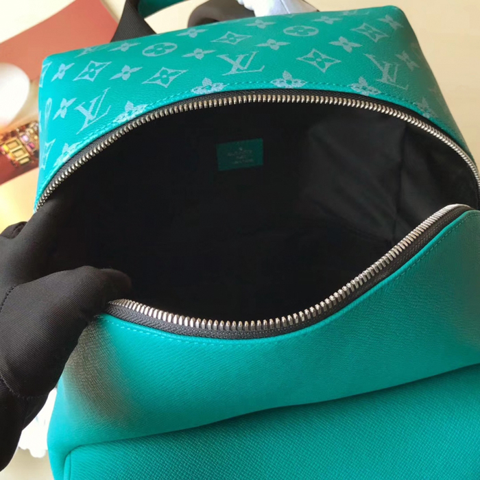Рюкзак Louis Vuitton Discovery Backpack PM M30227 Taiga Leather Pine Green "Turquoise" фото № 9