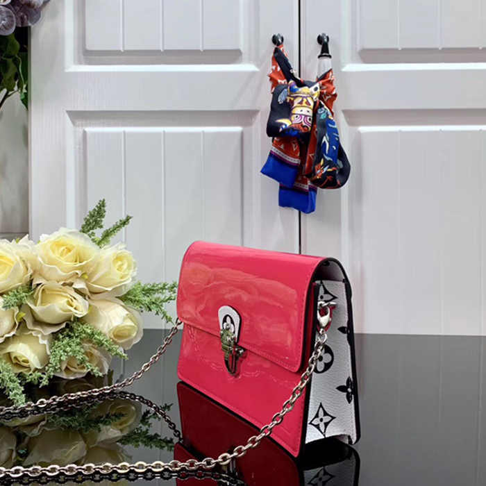 Сумка Louis Vuitton Cherrywood Chain Wallet M67793 Monogram Vernis Berlingot "Pink" фото № 3