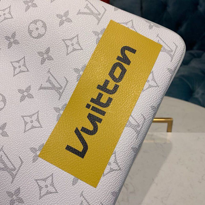 Клатч Louis Vuitton Zipped Pouch GM M68310 Monogram Canvas "White" фото № 5