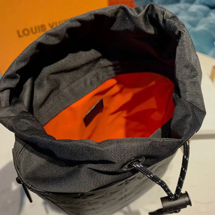 Сумка Louis Vuitton Chalk Sling Bag M44633 Monogram Shadow Leather "Black" фото № 8