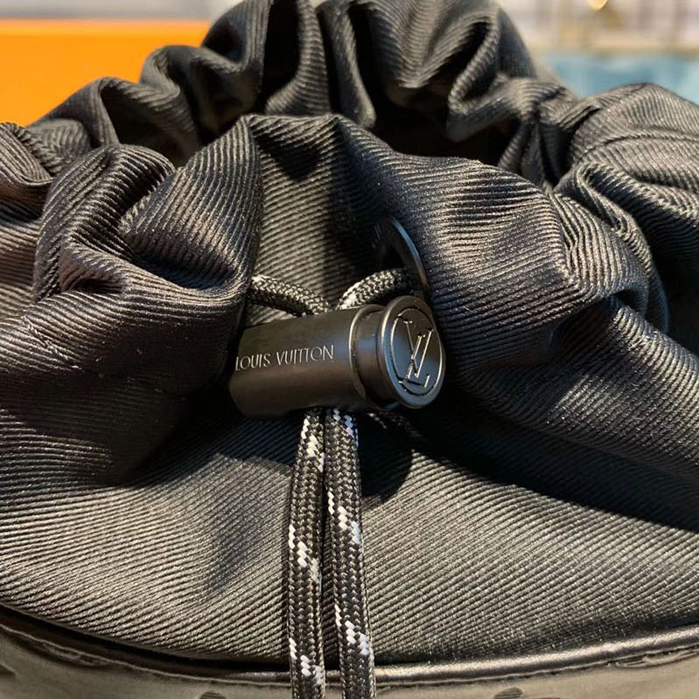 Сумка Louis Vuitton Chalk Sling Bag M44633 Monogram Shadow Leather "Black" фото № 7