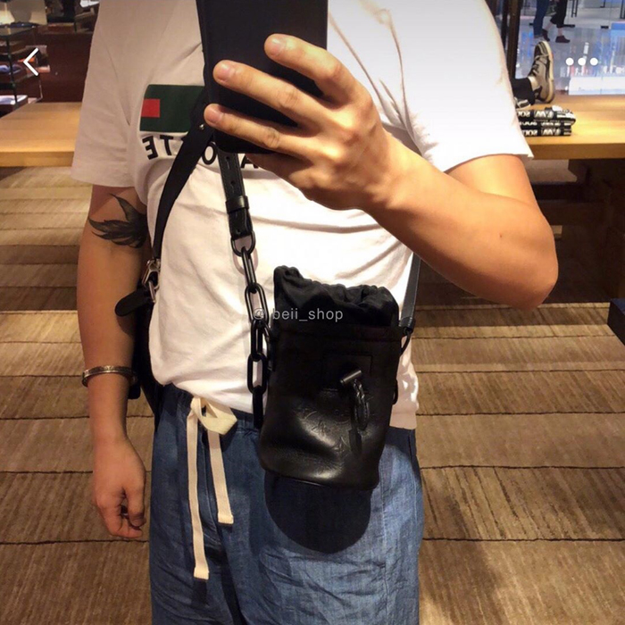 Сумка Louis Vuitton Chalk Sling Bag M44633 Monogram Shadow Leather "Black" фото № 10