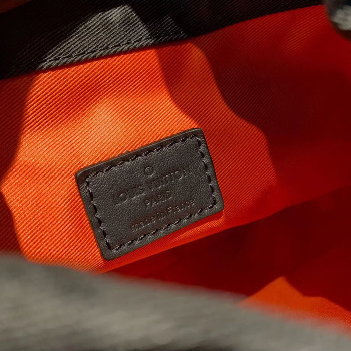 Сумка Louis Vuitton Chalk Sling Bag M44633 Monogram Shadow Leather "Black" фото № 9