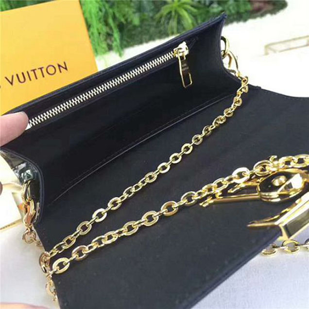 Сумка Louis Vuitton M51601 Louise Chain PM Crossbody Bag Monogram Vernis "Black" фото № 8