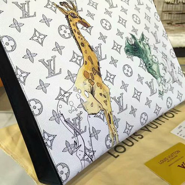 Клатч Louis Vuitton M66649 Pochette Voyage GM Monogram Coated Canvas "White" фото № 6