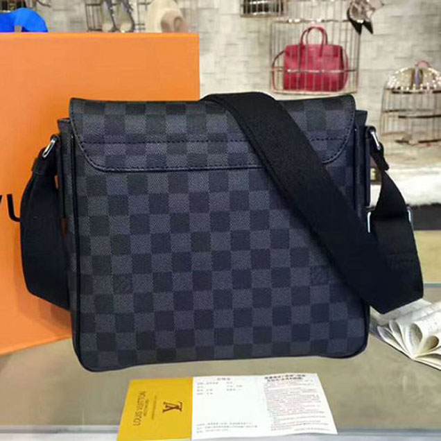 Сумка Louis Vuitton N41260 District PM Messenger Bag Damier Graphite Canvas "Graphite" фото № 4