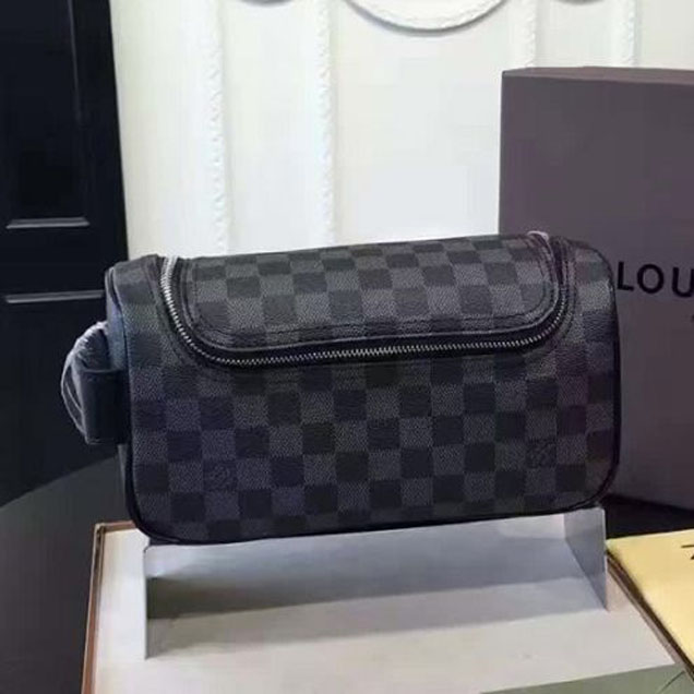 Косметичка Louis Vuitton N47625 Toiletry Pouch Damier Graphite Canvas "Graphite" фото № 2