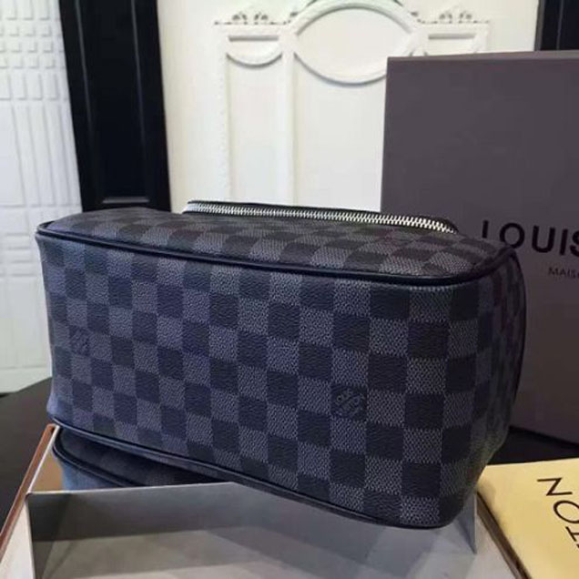 Косметичка Louis Vuitton N47625 Toiletry Pouch Damier Graphite Canvas "Graphite" фото № 5