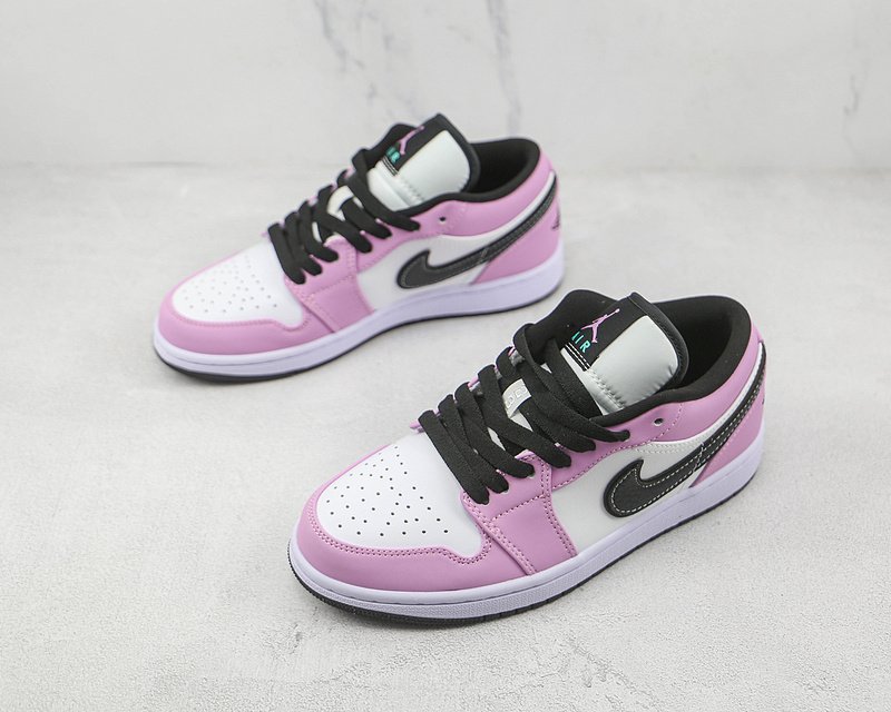 Air Jordan 1 Low SE "Violet Shock White/Black" фото № 5