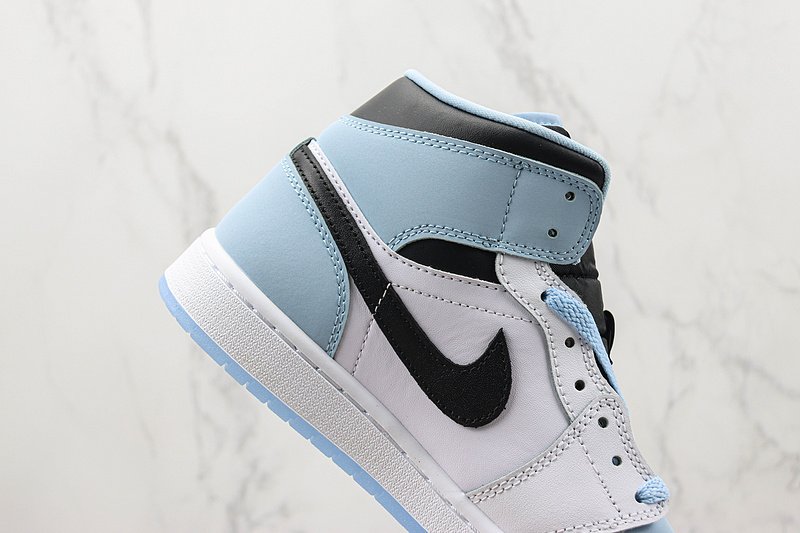 Air Jordan 1 Mid SE "Ice Blue" фото № 4