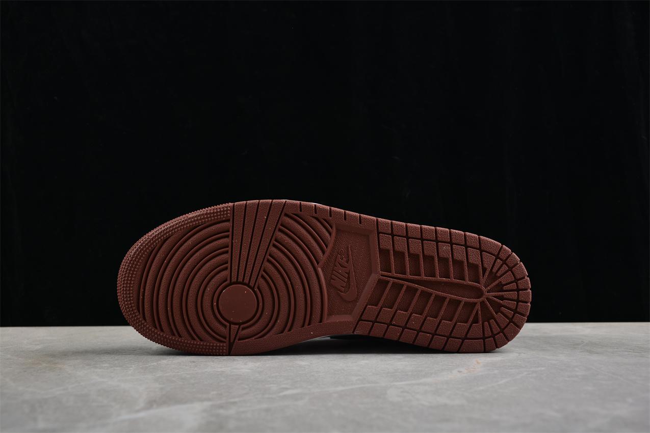 Air Jordan 1 Low "Dark Pony" фото № 8