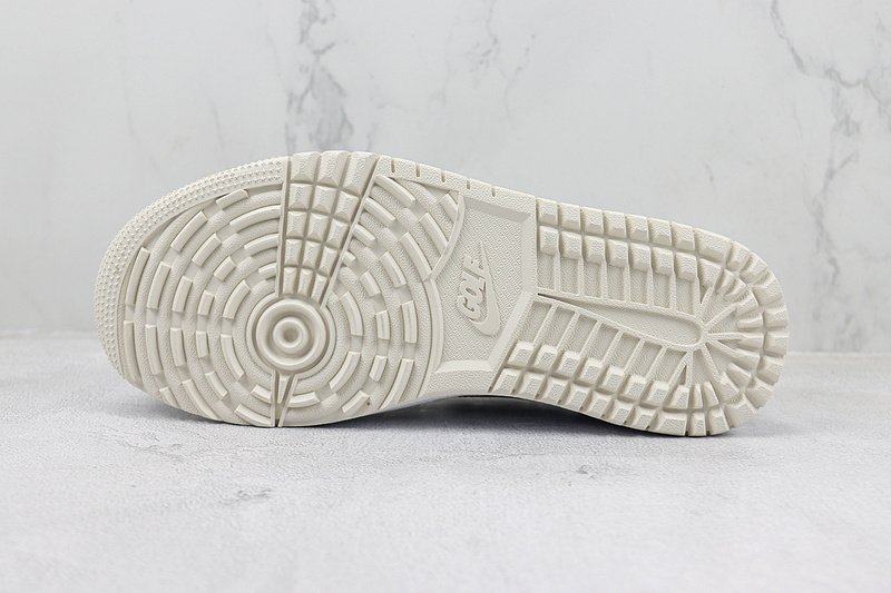 Air Jordan 1 Retro Low "Golf Phantom Volt" фото № 8