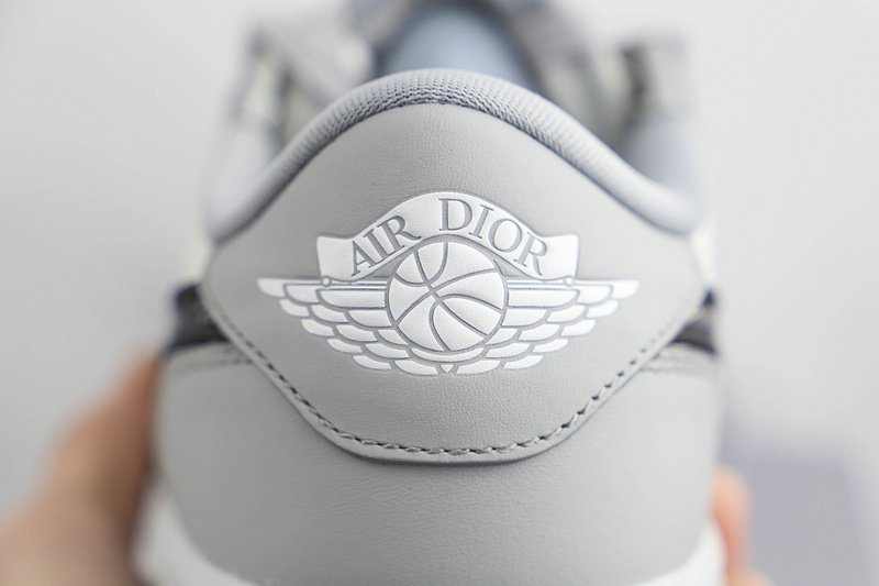 Dior x Air Jordan 1 Low "Grey" фото № 7