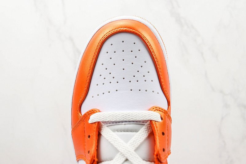 Air Jordan 1 Mid SE "Electro Orange" фото № 3