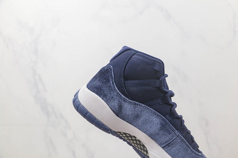 Air Jordan 11 Retro "Midnight Navy" фото № 4