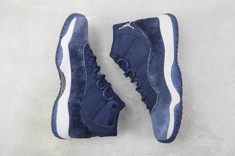 Air Jordan 11 Retro "Midnight Navy" фото № 6