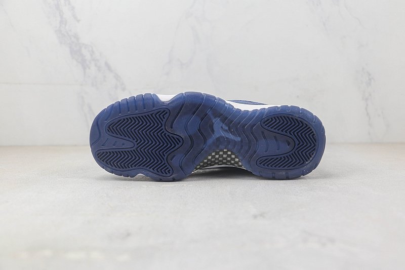 Air Jordan 11 Retro "Midnight Navy" фото № 8
