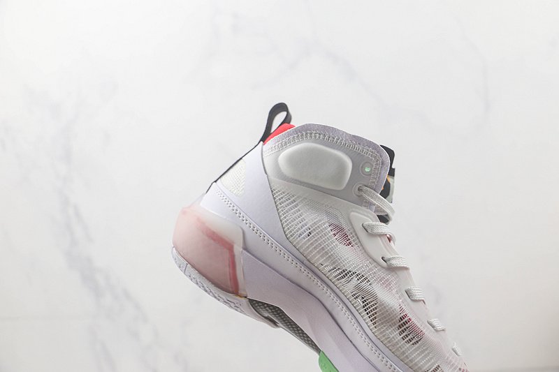 Air Jordan 37 "Hare" фото № 4