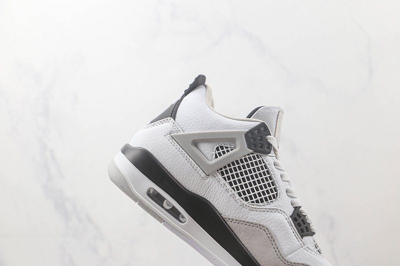 Air Jordan 4 Retro "Military Black" фото № 4