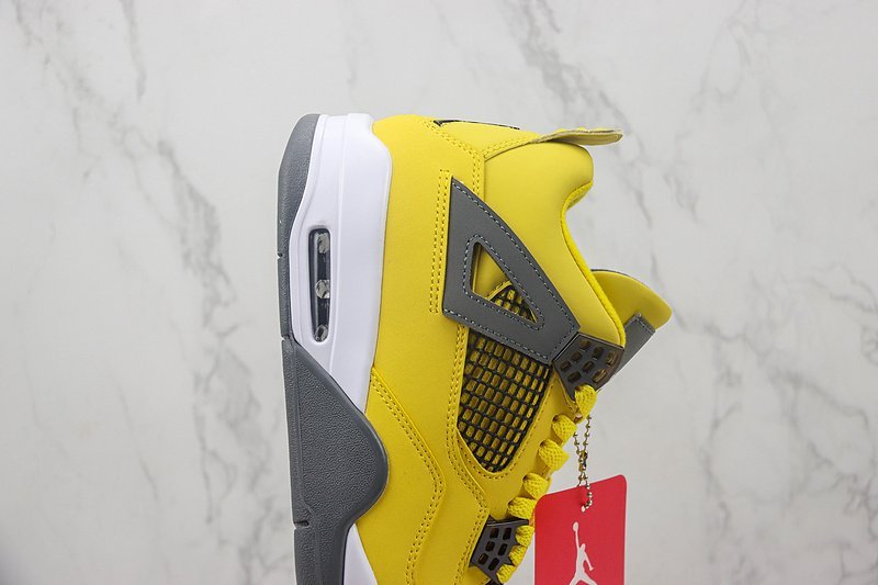 Air Jordan 4 "Lightning" фото № 3