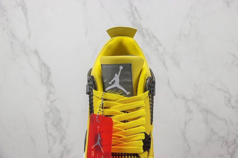 Air Jordan 4 "Lightning" фото № 5
