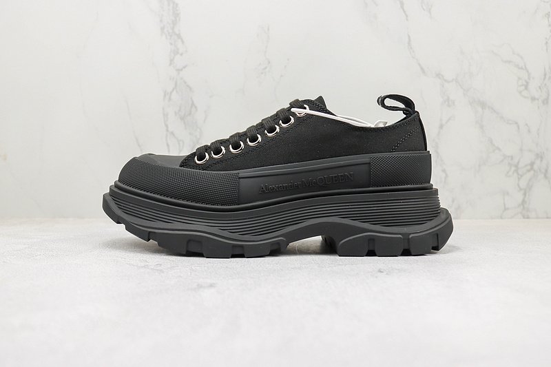 Alexander McQueen Tread Slick Low "Black" фото № 2