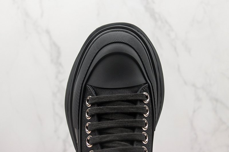 Alexander McQueen Tread Slick Low "Black" фото № 3