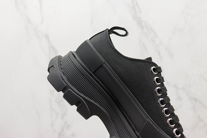 Alexander McQueen Tread Slick Low "Black" фото № 4
