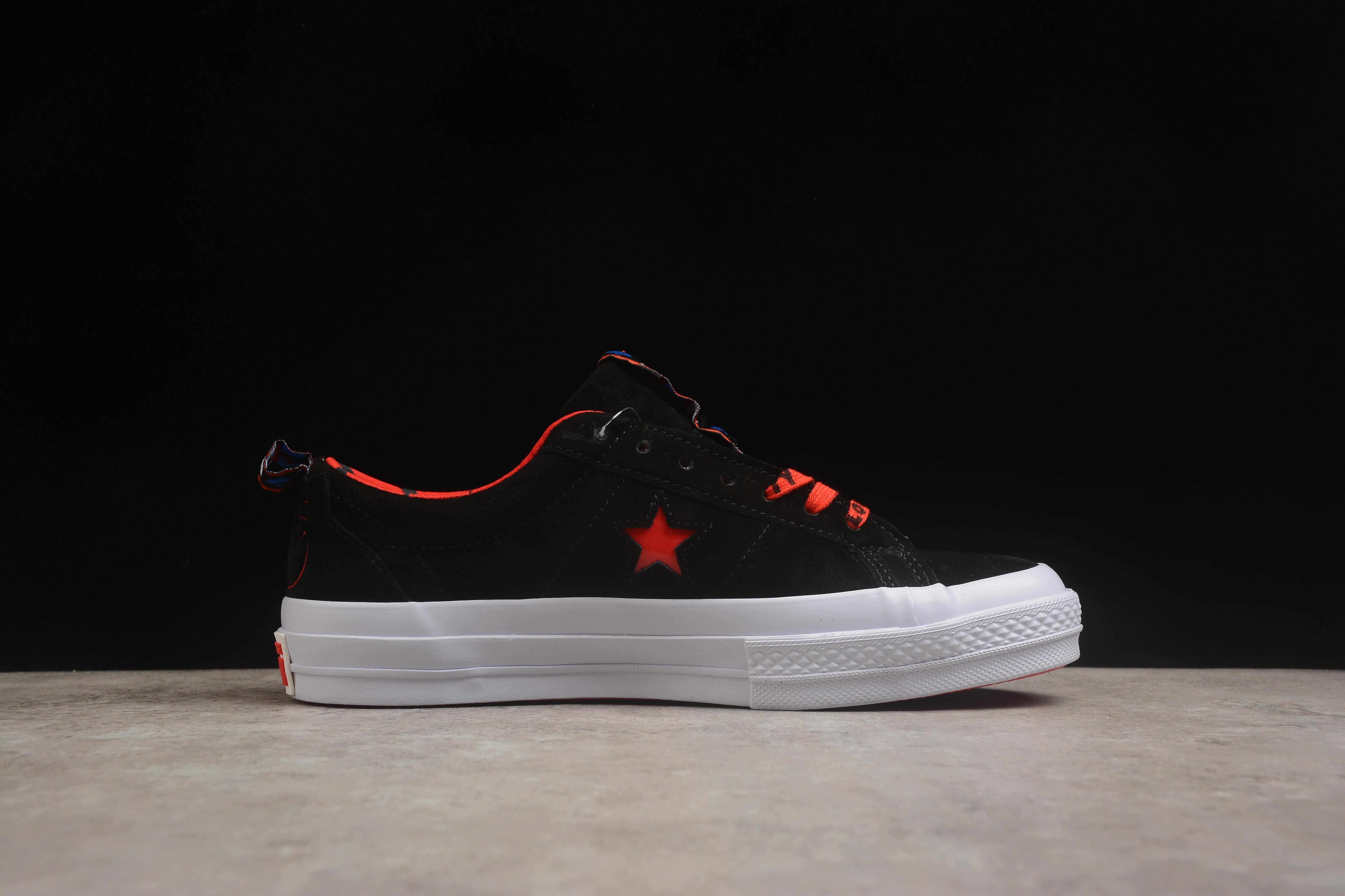 Hello Kitty X Converse One Star "Black" фото № 2