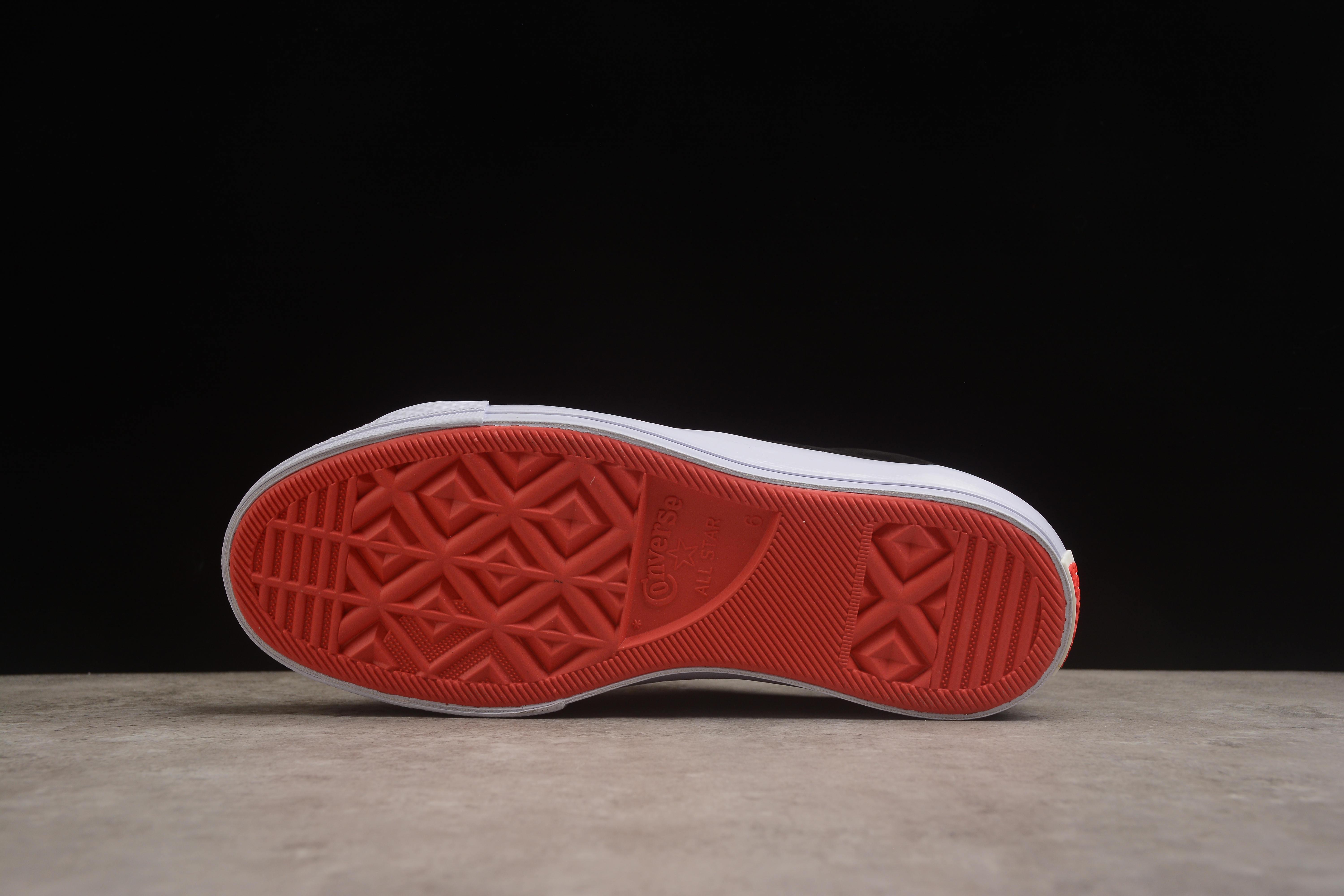 Hello Kitty X Converse One Star "Black" фото № 4