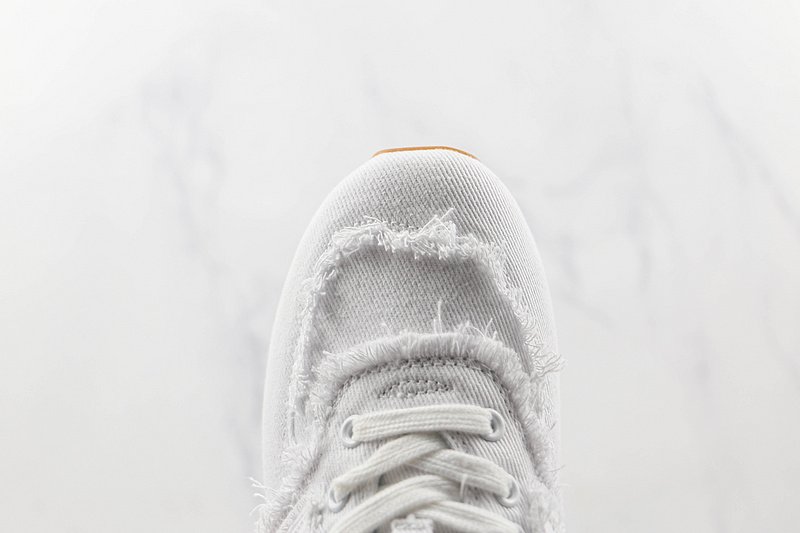 Miu Miu x New Balance 574 "Denim White" фото № 4