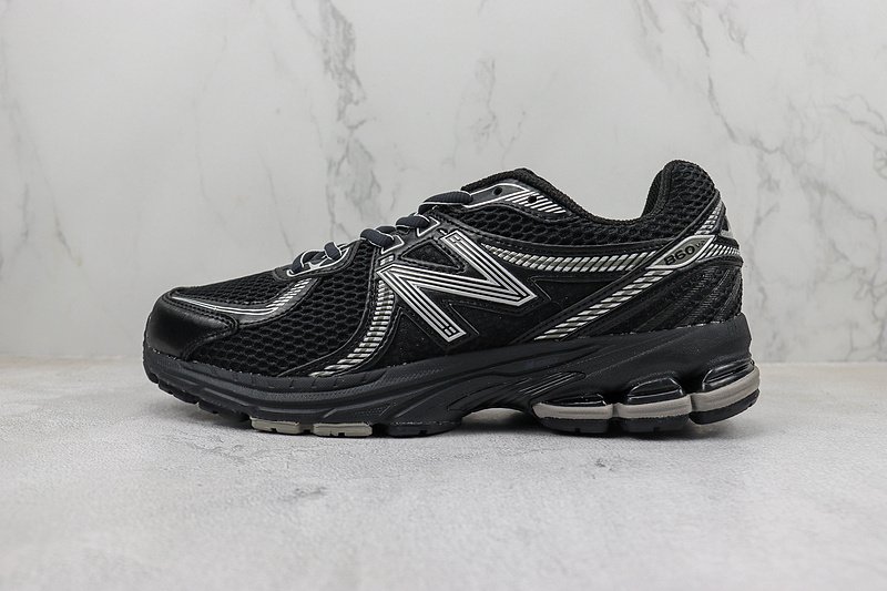 New Balance 860v2 "Black" фото № 2