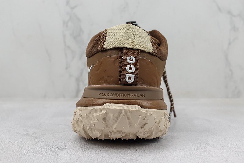 Louis Vuitton x Nike ACG Mountain Fly 2 Low "Brown/Beige" фото № 9