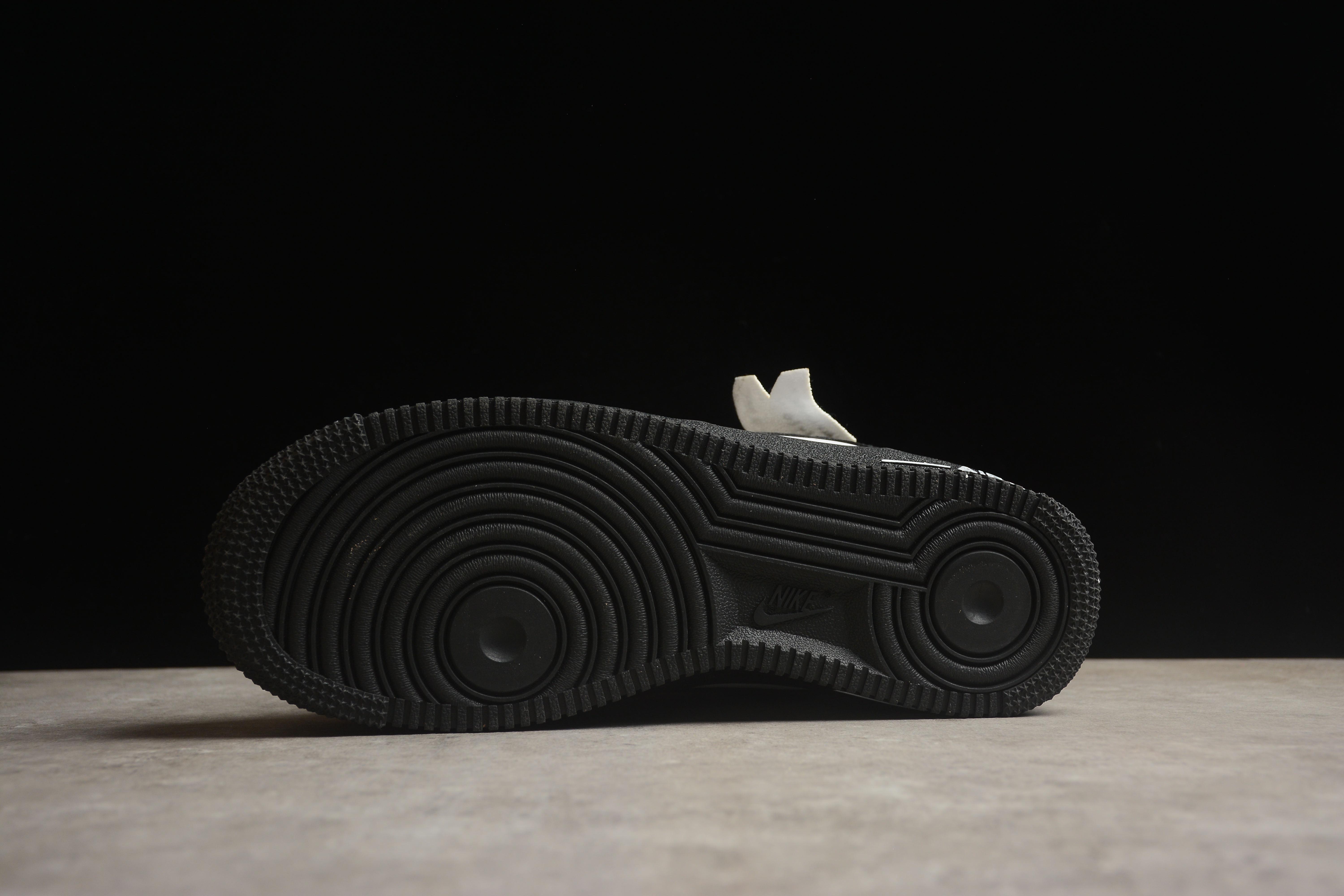 Nike Air Force 1 Low "Black/White" фото № 4