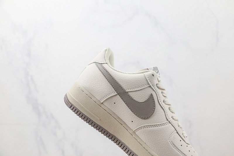Dior x Nike Air Force 1 Low "White/Black Swoosh" фото № 4