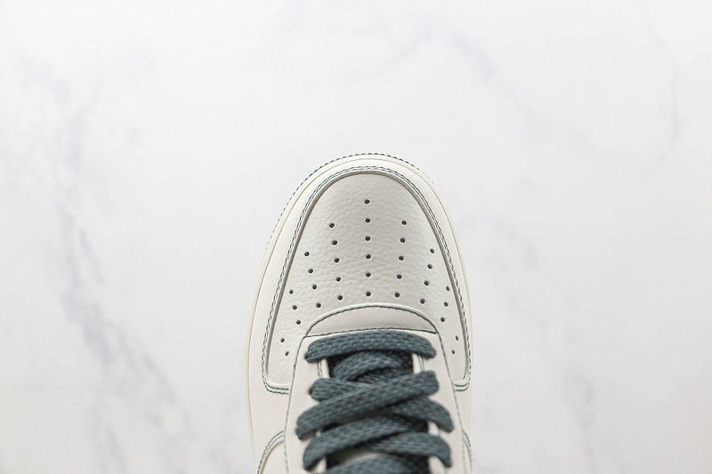 Undefeated x Nike Air Force 1 Low "Cream White/Dark Grey" фото № 4