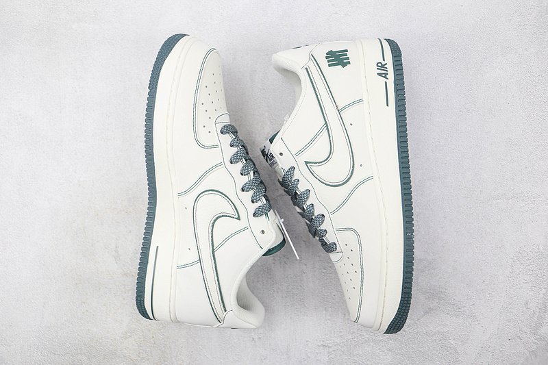 Undefeated x Nike Air Force 1 Low "Cream White/Dark Grey" фото № 6