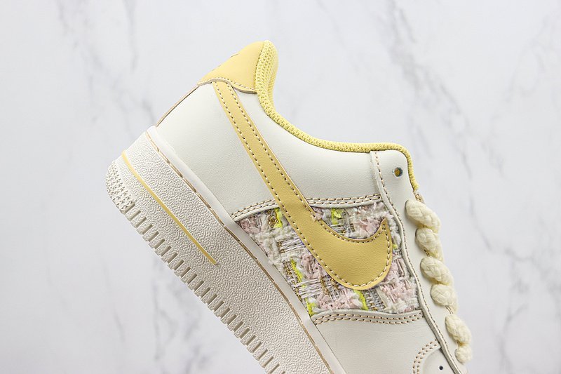 Nike Air Force 1 Low "Just Do It/Light Yellow" фото № 3