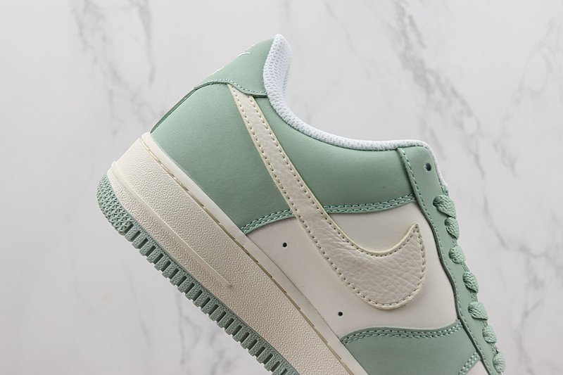 Louis Vuitton x Nike Air Force 1 Low "Cream/Haze Blue/Smile" фото № 3