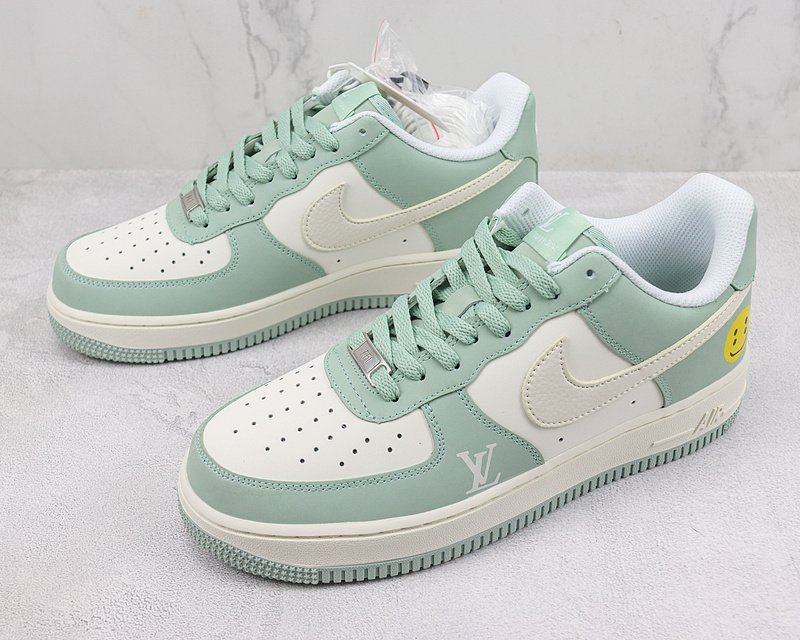 Louis Vuitton x Nike Air Force 1 Low "Cream/Haze Blue/Smile" фото № 5