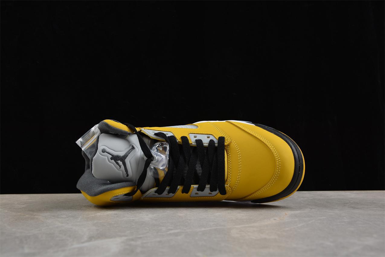 Nike Air Jordan 5 Retro "Tokyo" фото № 3