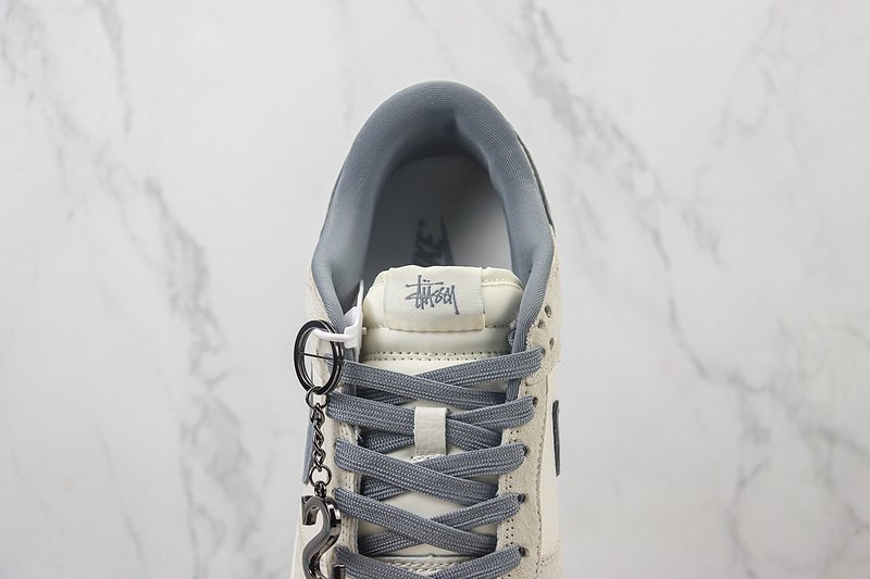 Stussy x Nike Dunk Low "Warmed Silver/Cream White" фото № 5